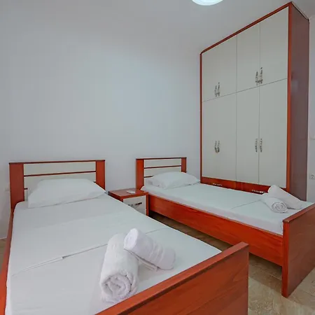 Moonlight Downtown Apartment Ksamil