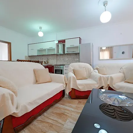 Moonlight Downtown Apartment Ksamil