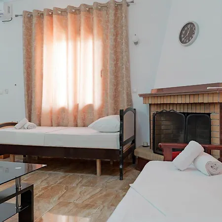 Moonlight Downtown Apartment Ksamil